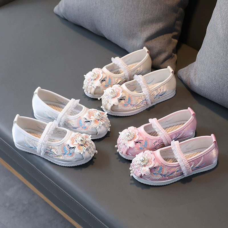 Весенняя обувь для девочек Hanfu, детская обувь из ткани старого Пекина с мягкой подошвой, обувь в старинном стиле, обувь с вышивкой, милая детская обувь принцессы