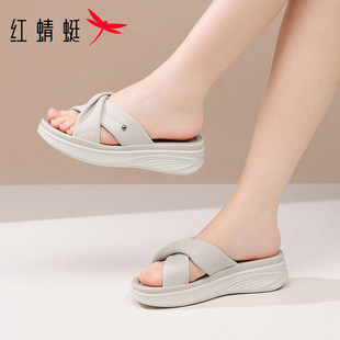 �t���Ѻ������ܛ��һ����Ůʿ��ЬŮ���⴩�¿���Ƥ��Ƥ�����Ь