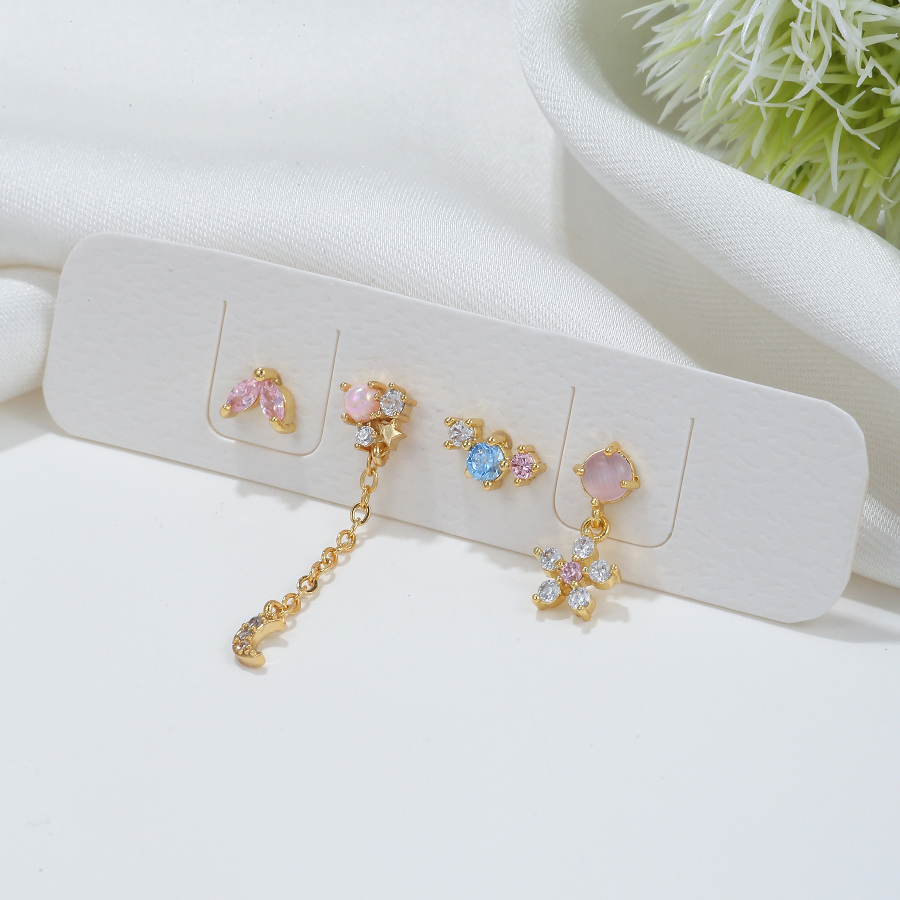 1 Set Quantity Fashion Moon Flower Copper Inlaid Zircon Earrings 1 Set