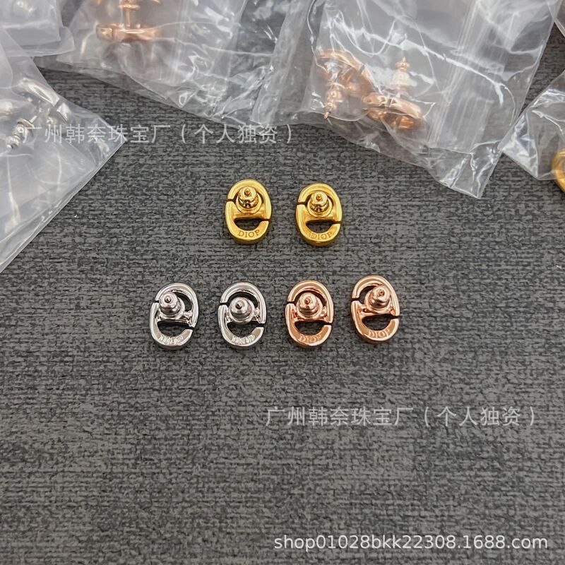 光沢のある Dijia クラシック豚鼻イヤリング女性のトレンディなイヤリングハイエンドマットゴールドマットシルバーシャンパンゴールドイヤリング|undefined
