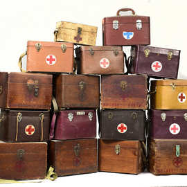 老旧木箱乡村医生赤脚急救收藏影视民俗道具摆设