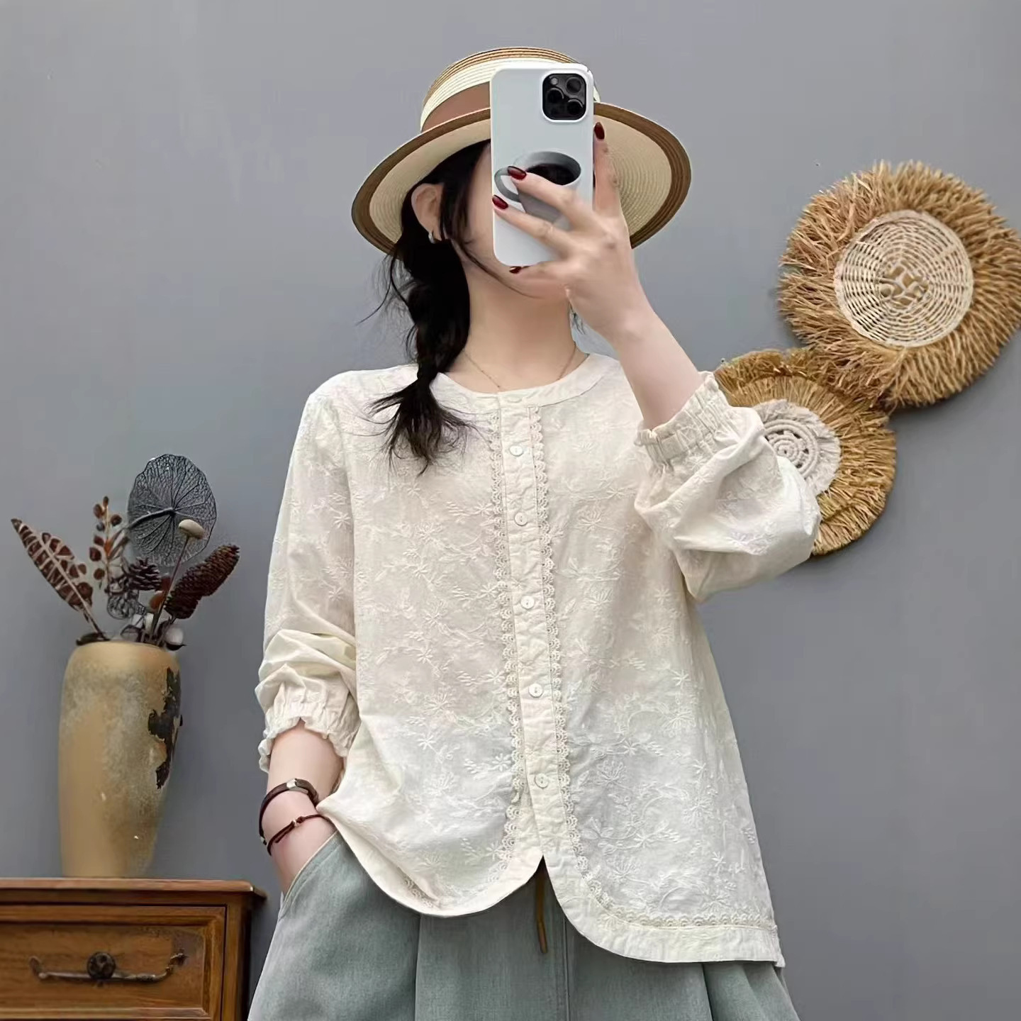 Spring 2026 shirt with lace trim, jacquard blouse, round-neck shirt, loose and sweet shirt, skin-friendly long sleeves