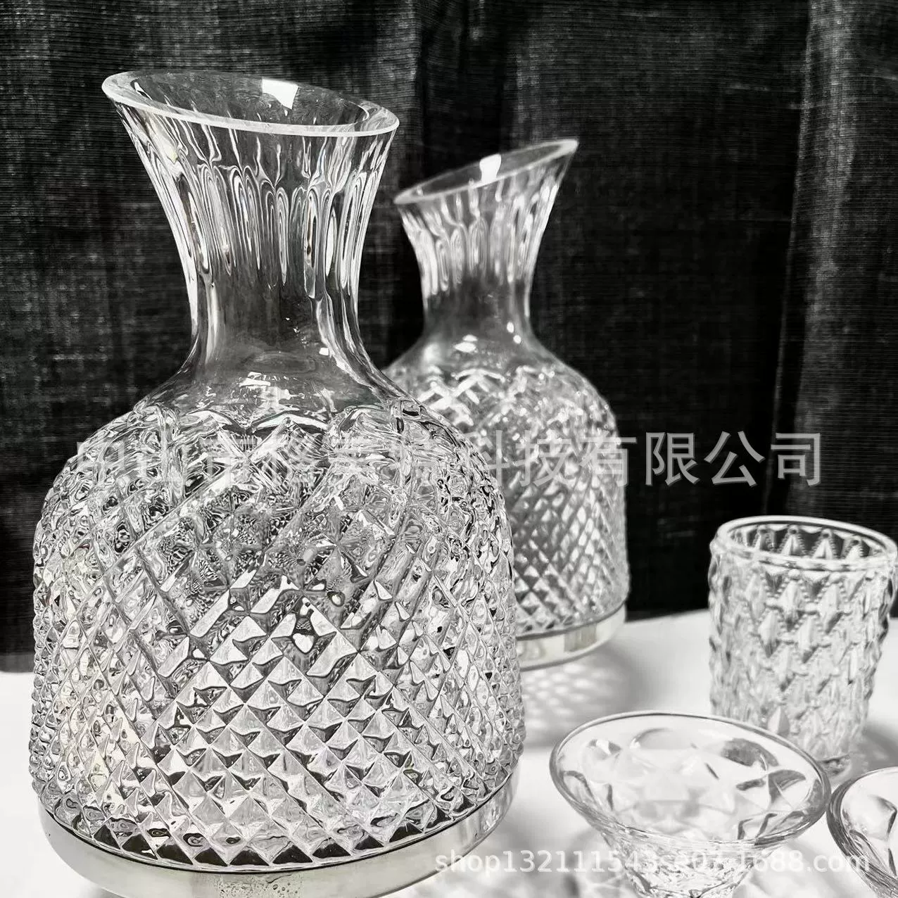 Вращающийся графин из хрусталя Свет кибер-знаменитостей Роскошный бытовой стакан Быстрое Пробуждение Костюм для винного сосуда Продукты