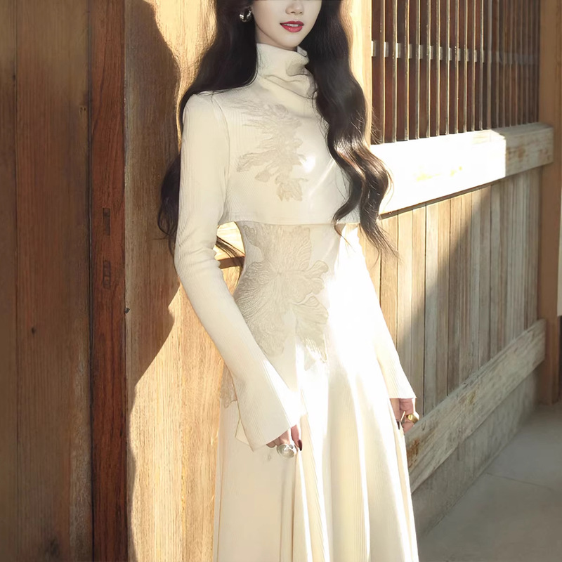 Winter Dress for Women, New Style, White Long-Sleeved Inner Dress, Slimming Knitted Long Skirt
