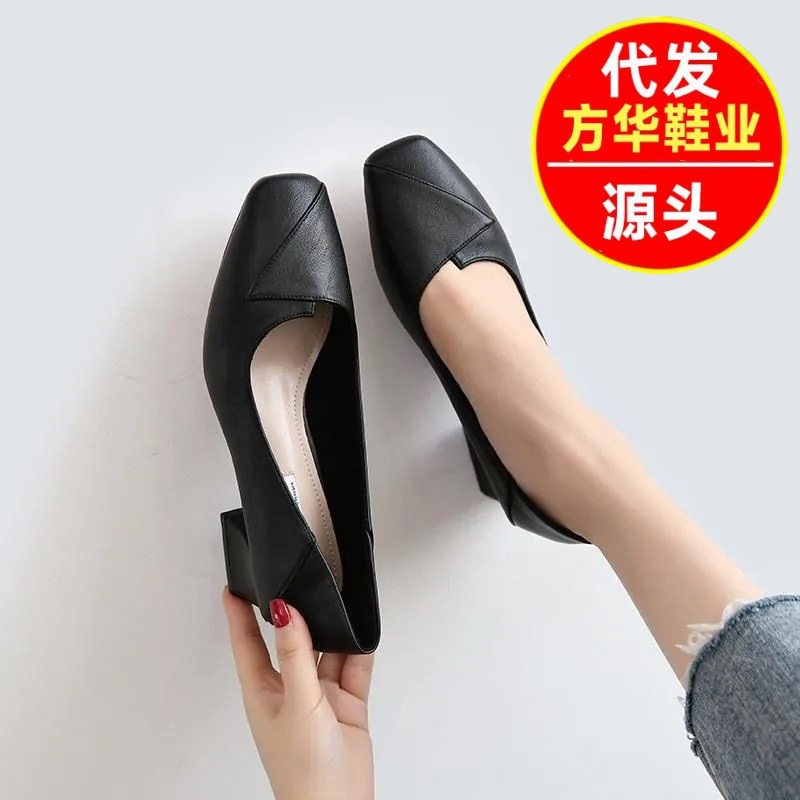 2026 primavera nuevo zapatos de cuatro estaciones con suela suave de mediana edad zapatos de madre de tacones gruesos estilo británico zapatos de cuero de trabajo casuales cómodos