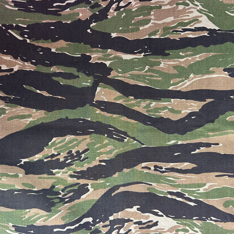 Fashionable camouflage tactics cloth