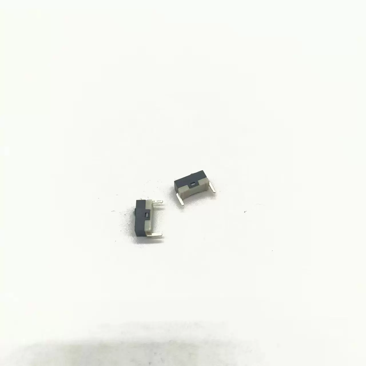 小微动开关吃鸡神器轻触开关超小型2脚微动开关 鼠标开关行程开关