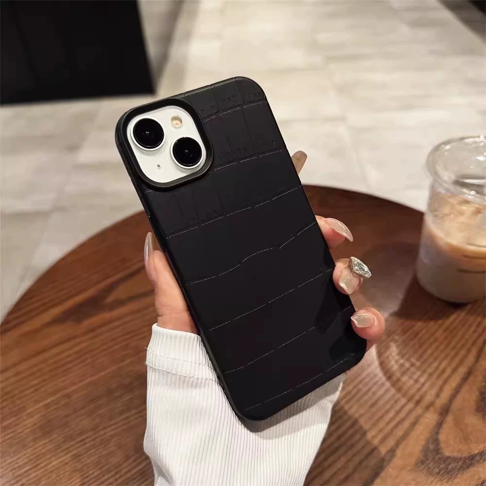 Силиконовый чехол (Apple) для iPhone 16, совместимый с iPhone 15 Pro — матовая поверхность, ударопрочный