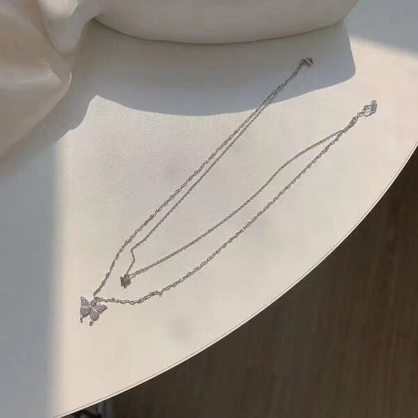 Brand necklace