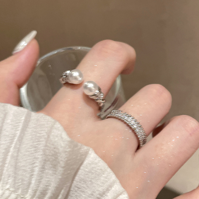 Anello aperto elegante con doppia perla per donna con diamanti_voghion.com