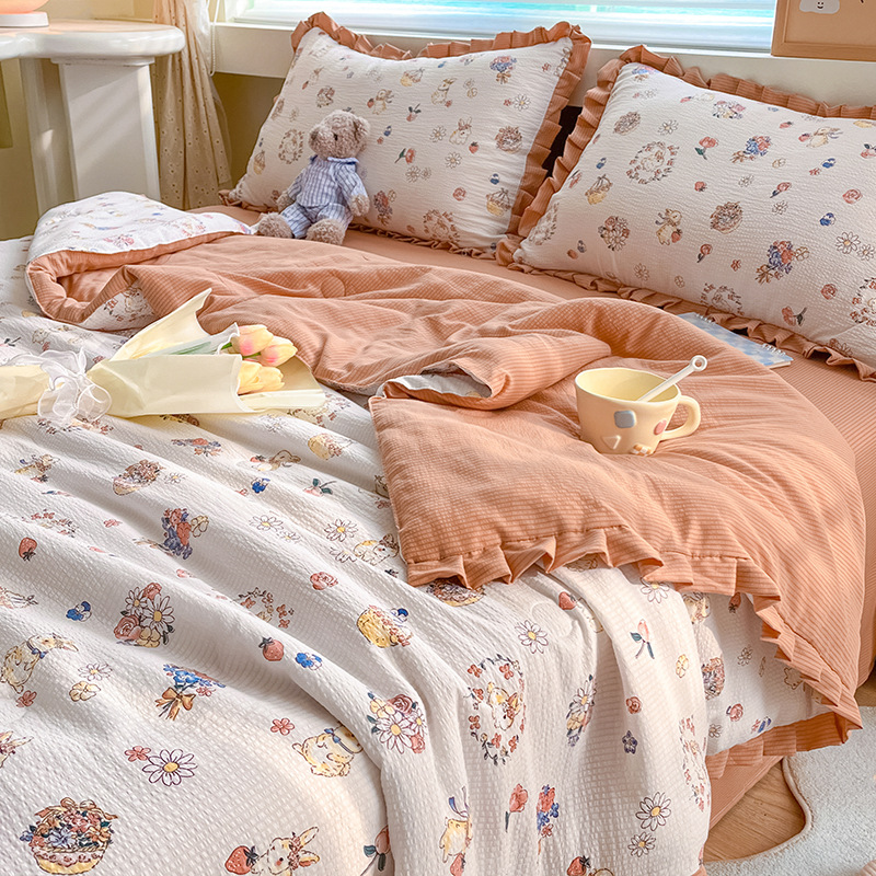 Un juego de edredón fresco de verano de gasa de burbujas de cuatro piezas, edredón de verano con aire acondicionado, sábanas, juego de ropa de cama de dormitorio de tres piezas