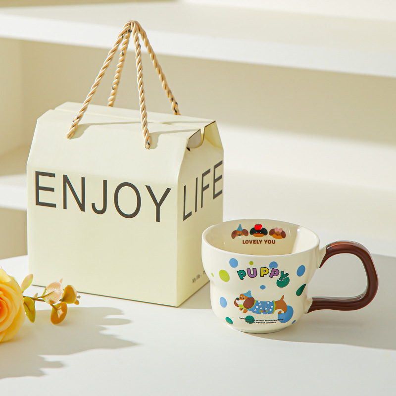 Serie de tazas de perro de salchicha chicas lindas tazas de agua potable domésticas nuevas tazas de café de desayuno de cerámica 2025 tazas