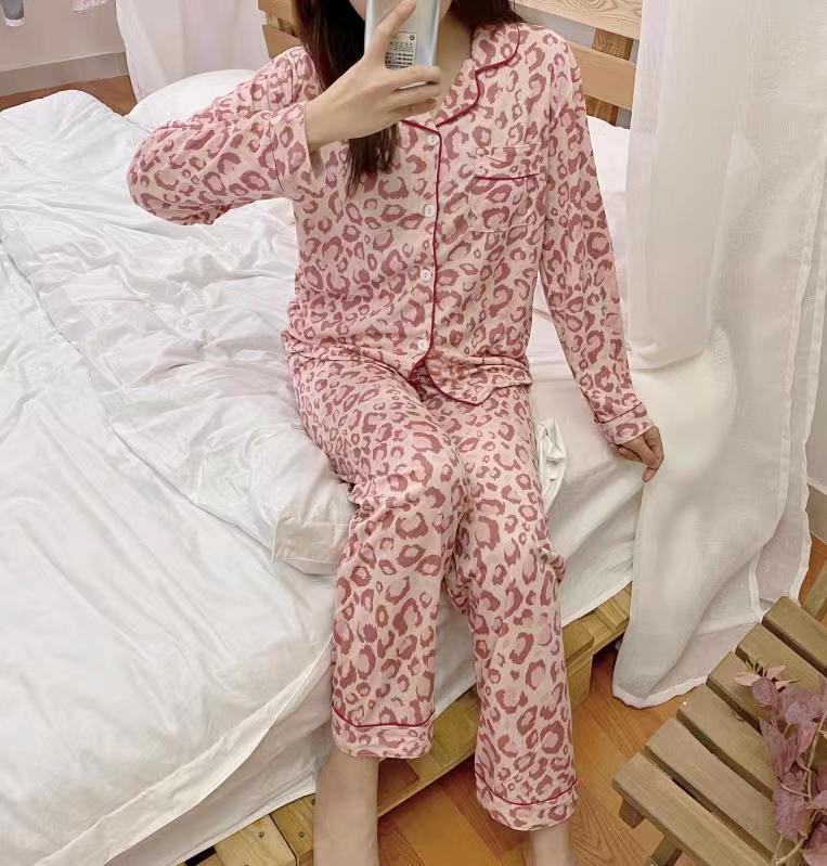 Primavera y otoño pijamas de las mujeres lindo simple traje fresco estudiante flojo Delgado manga larga cardigan leche seda inicio desgaste