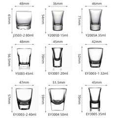 青のリンゴのガラスの小さい杯の白い杯の酒の壺の酒の杯の小さい一口の杯の酒の器は強い酒のスーツを飲んで卸売りします。