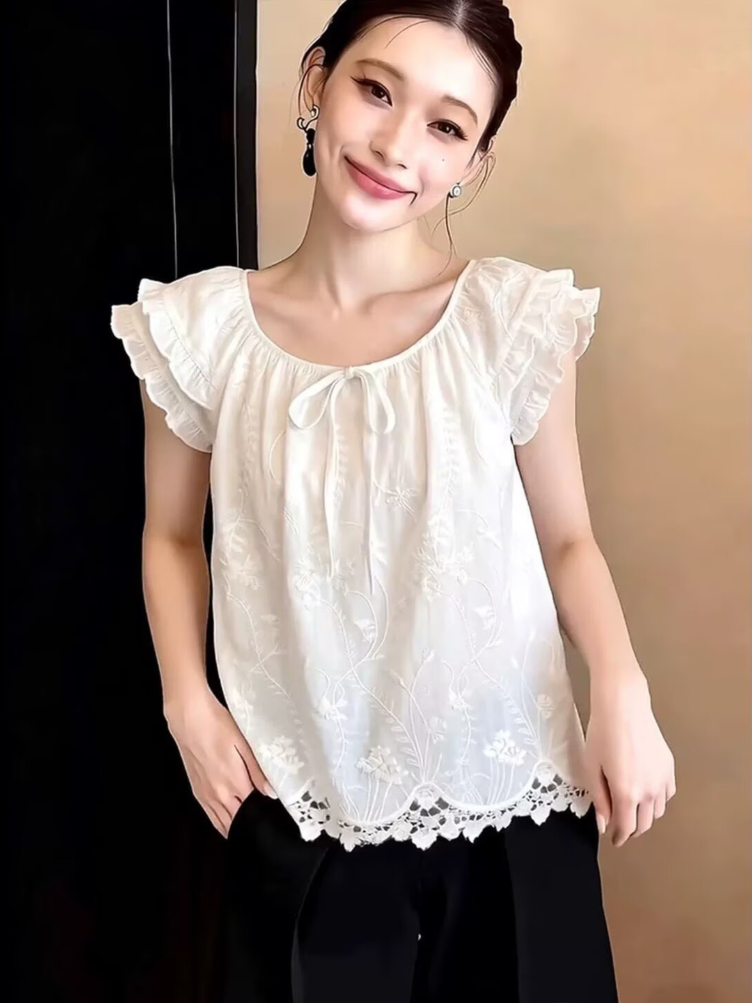 Áo sơ mi nữ tay phồng thêu hoa kiểu Nhật cổ tròn — trắng