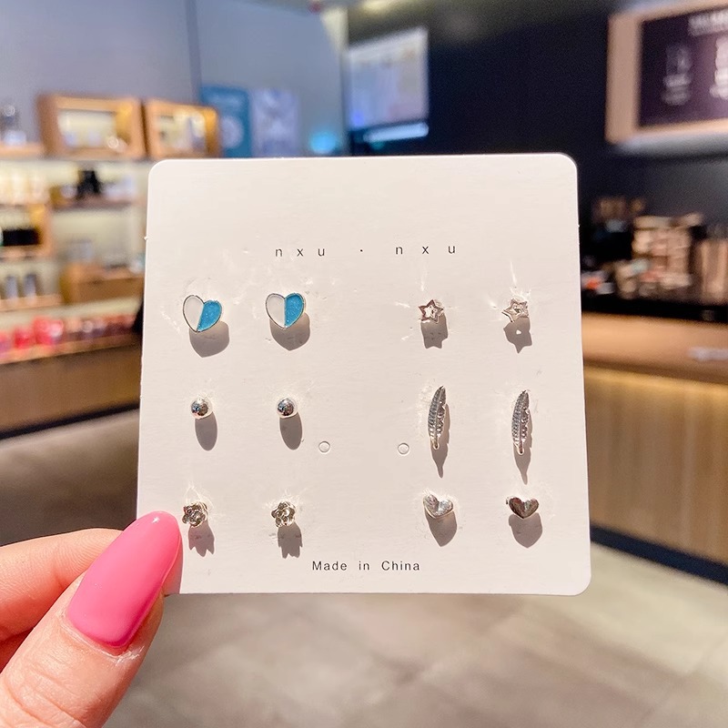 Juego de pendientes 2025 nuevas mujeres de moda simples, compactas, exquisitas, de alta gama, pendientes de celebridades de Internet