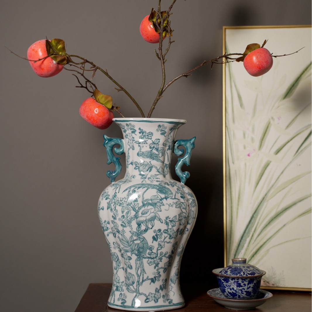 Botella de cerámica de doble oreja plana Jingdezhen porcelana china hogar gran jarrón de porcelana azul retrógrado adorno de entrada en stock
