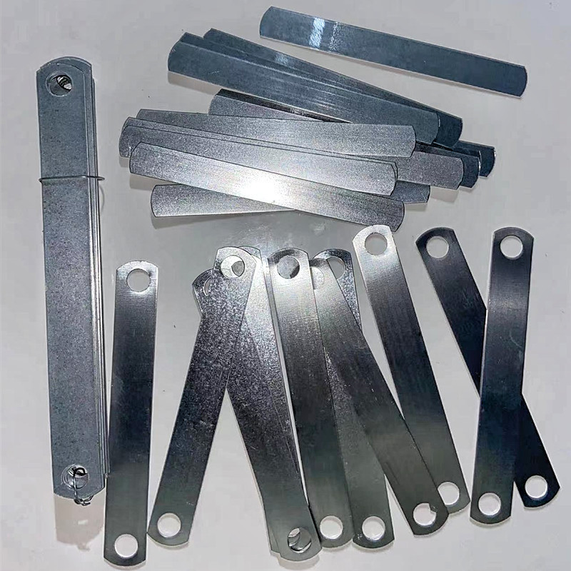 骑马卡镀锌铁片无孔空调固定连接管夹可折弯带孔直长扁条管卡铭雪