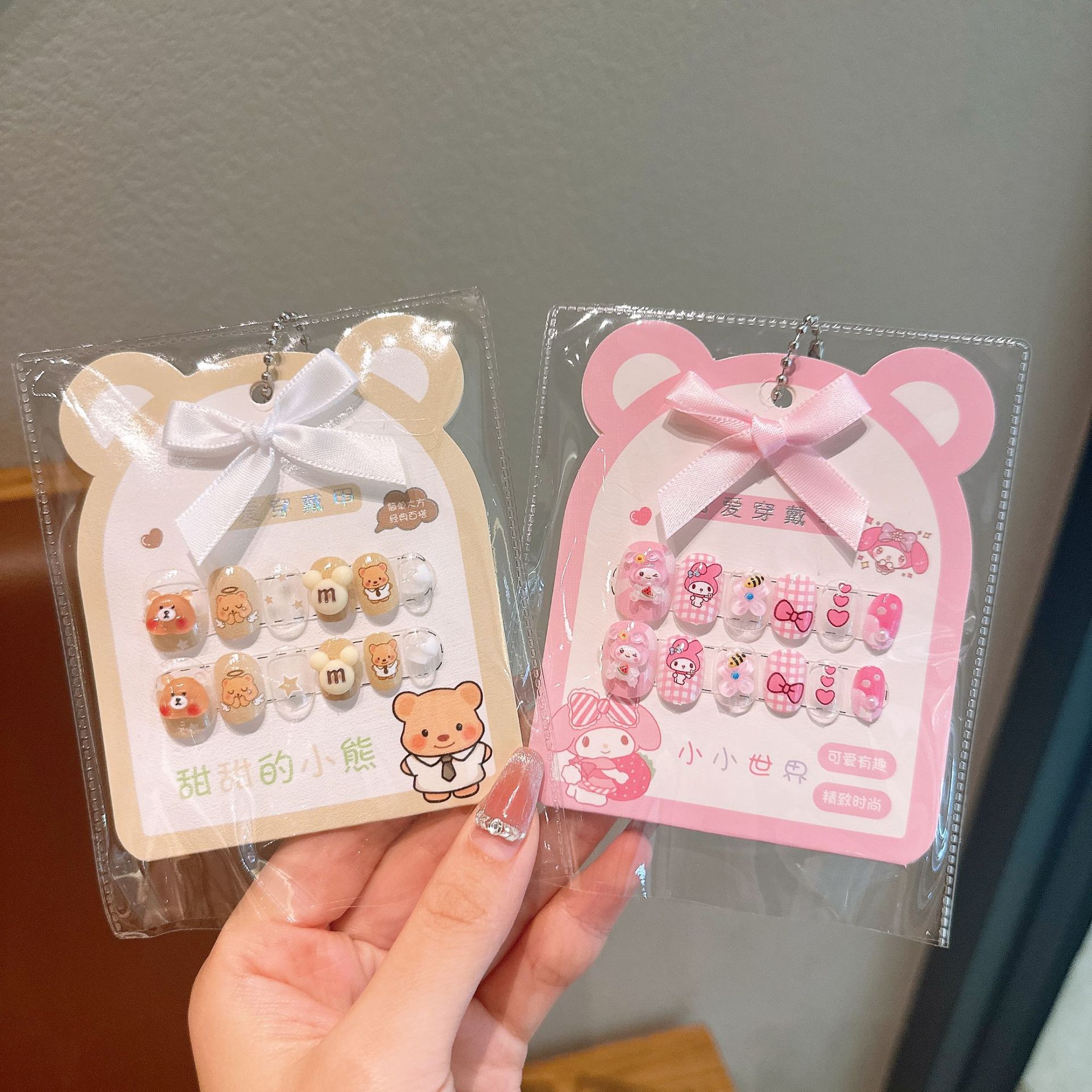 Niños dibujos animados estereoscópicos pegatinas de uñas niñas parches de uñas bebés desmontables impermeables uñas al por mayor