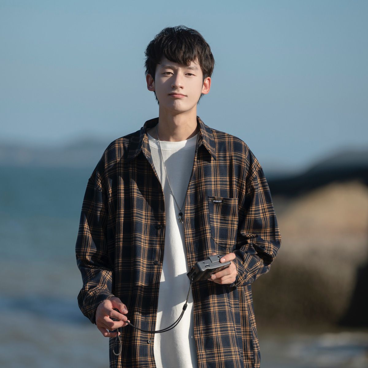 Suministro directo de fábrica camisa a cuadros japonesa manga larga de los hombres 2023 primavera y otoño camisa retro de los hombres sueltos abrigo de los hombres