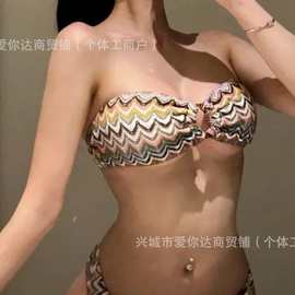 经编涤纶针织色织提花波浪条纹面料 时尚女装童装时装比基尼布料