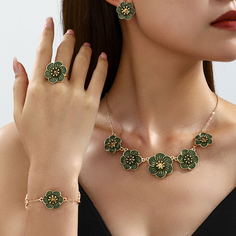 Temperamento transfronterizo europeo y americano Elegante Collar de flores de aceite Pulsera Pendientes Anillo Traje de joyería de estilo palacio retro