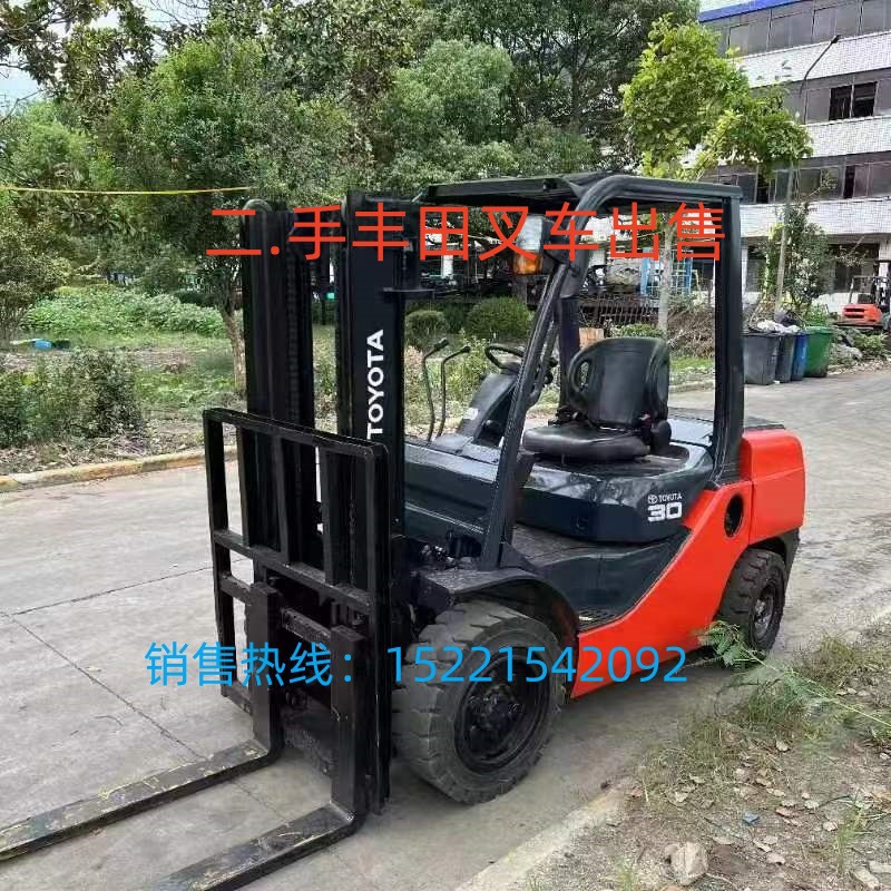 二、手燃油叉车 丰田3吨3.5吨二手叉车 出口用燃油搬运叉车