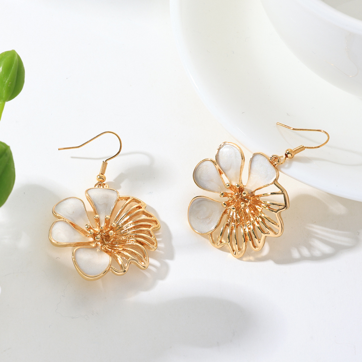 Estilo explosivo transfronterizo retro aceite que gotea collar de flores pulsera aretes conjunto de joyas asimétricas frescas y dulces