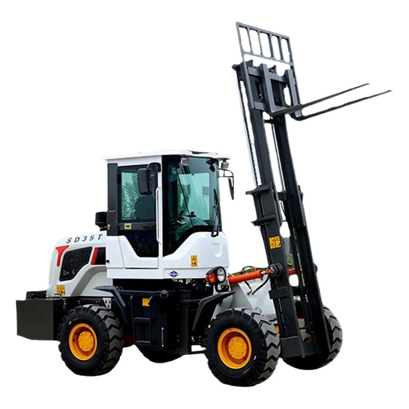 Las carretillas elevadoras todoterreno se pueden equipar con abrazaderas, vehículos de transporte para obras de construcción de 3 y 5 toneladas, elevadores de perfil bajo y carretillas elevadoras elevables.