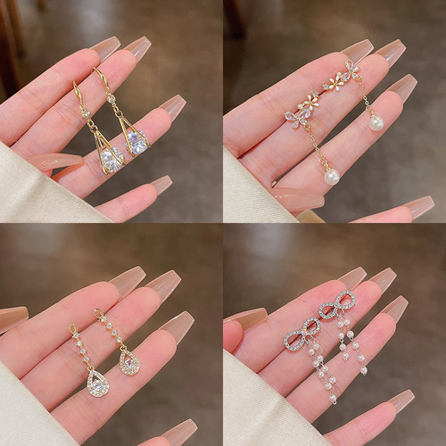 Elegant and Unique Small Pearl Earrings for Women - S925 Silver, Exquisite Design with Rhinestones, Versatile and Charming Floral Stud Earrings
