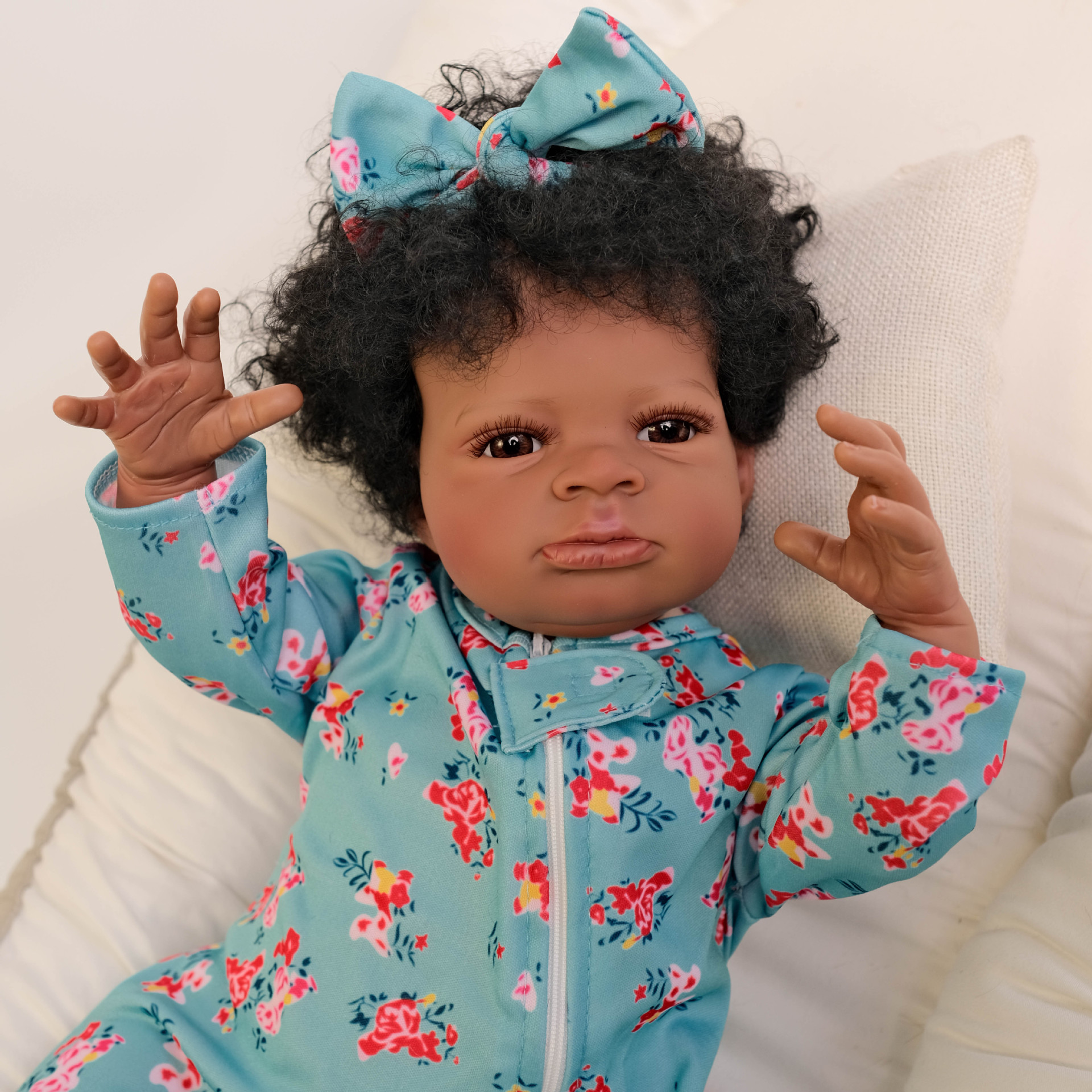 Muñeca de simulación de 19 pulgadas Muñeca de piel oscura Lanny oferta de venta caliente transfronteriza