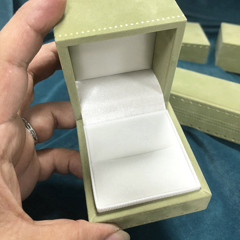 新しい厚い直角の凸のフランネルのアクセサリーの箱のファッションの宝石のアクセサリーのネックレスの収納箱のプリントの箱