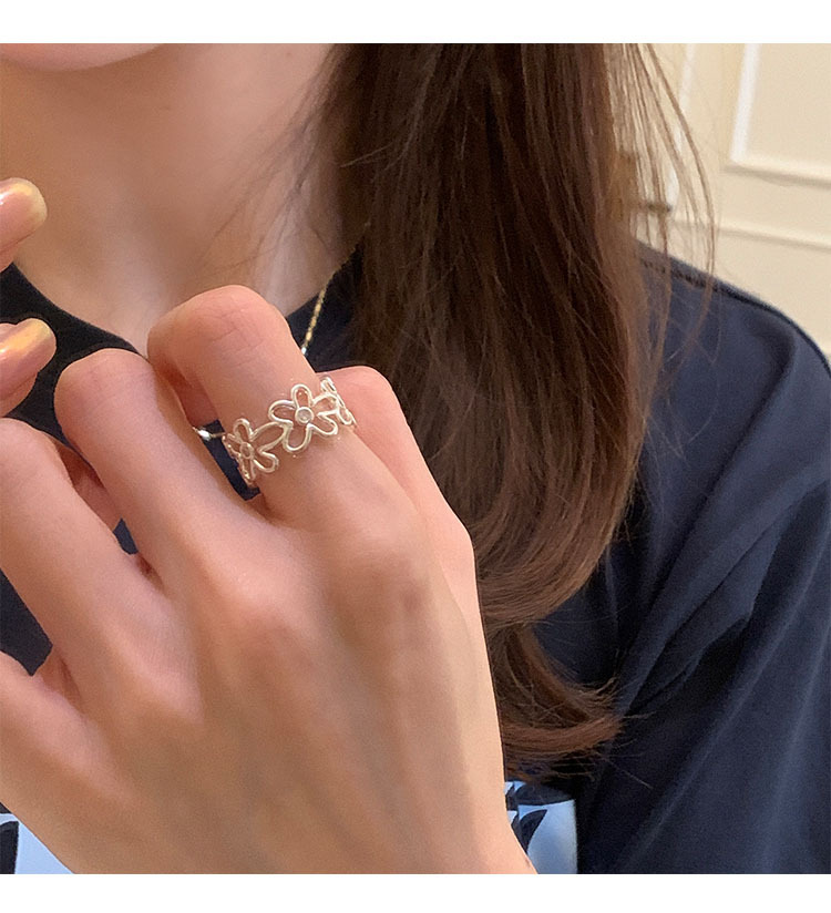 Minimalist Hollow Flower Ring For Women In Pure Silver Adjustable_voghion.com