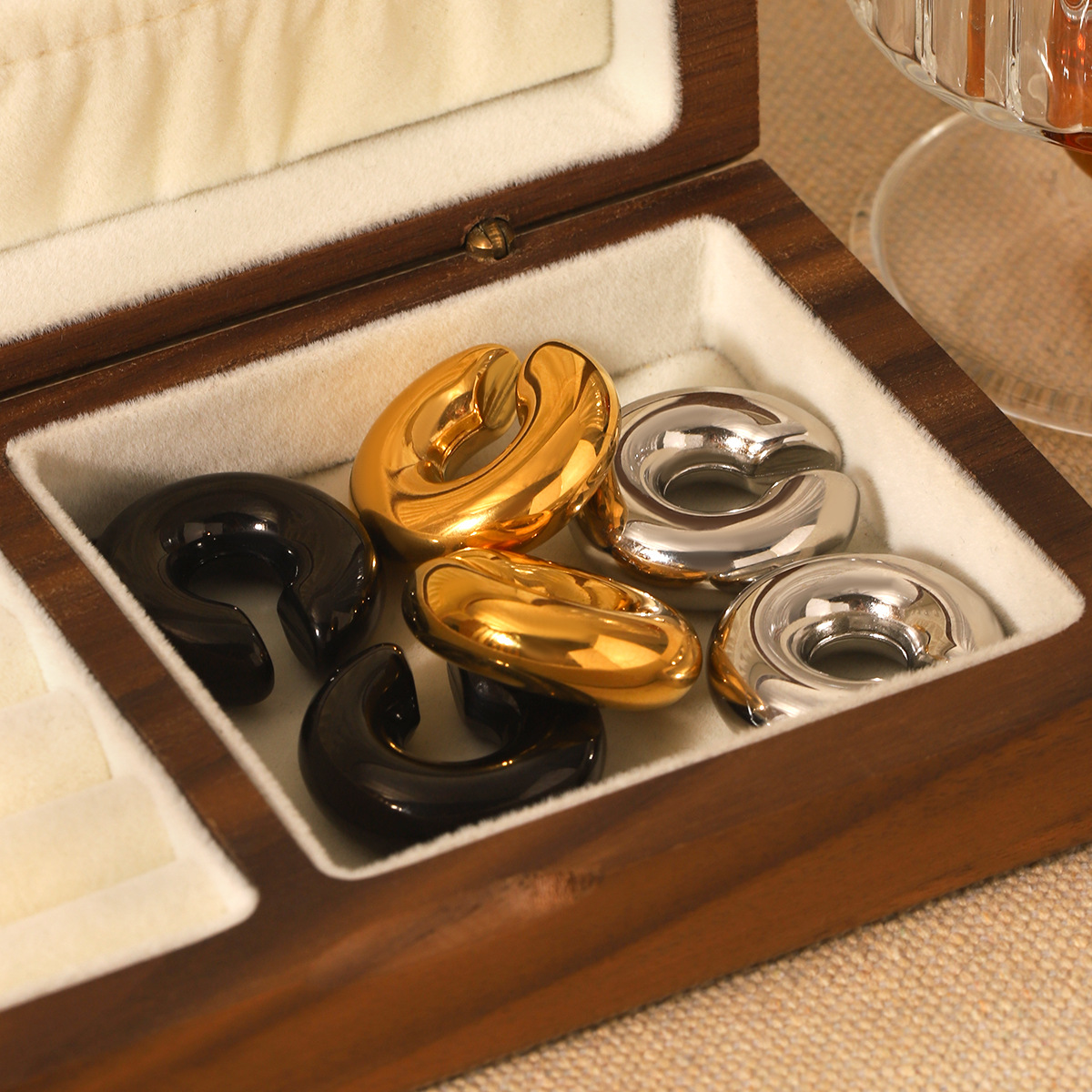 Pendientes de pinzas de oreja huecas de acero inoxidable clásico de moda europea y americana