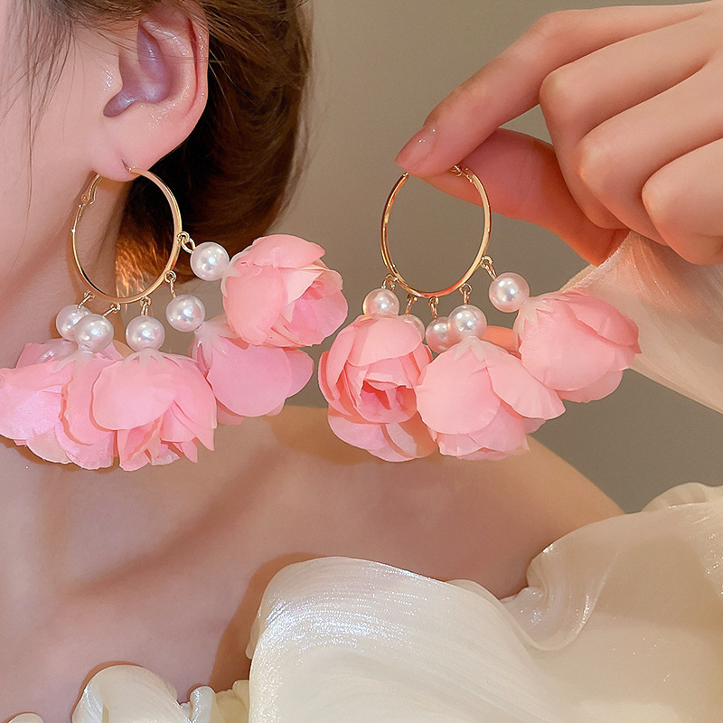 Pendientes de malla de pétalo de dopamina Pendientes de estilo de vacaciones junto al mar de estilo nuevo estilo caliente Pendientes de temperamento exagerado de todo fósforo al por mayor