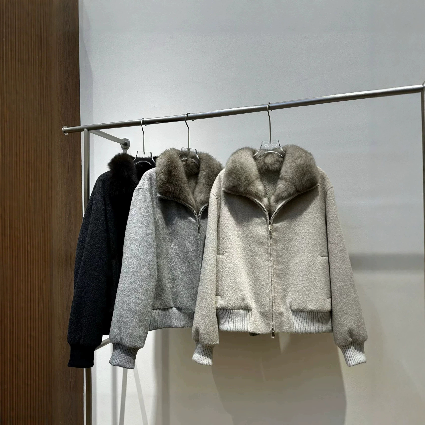 L*P winter new collection: large fox fur collar, rabbit fur lining, 10% cashmere, 90% wool outer shell, wool coat