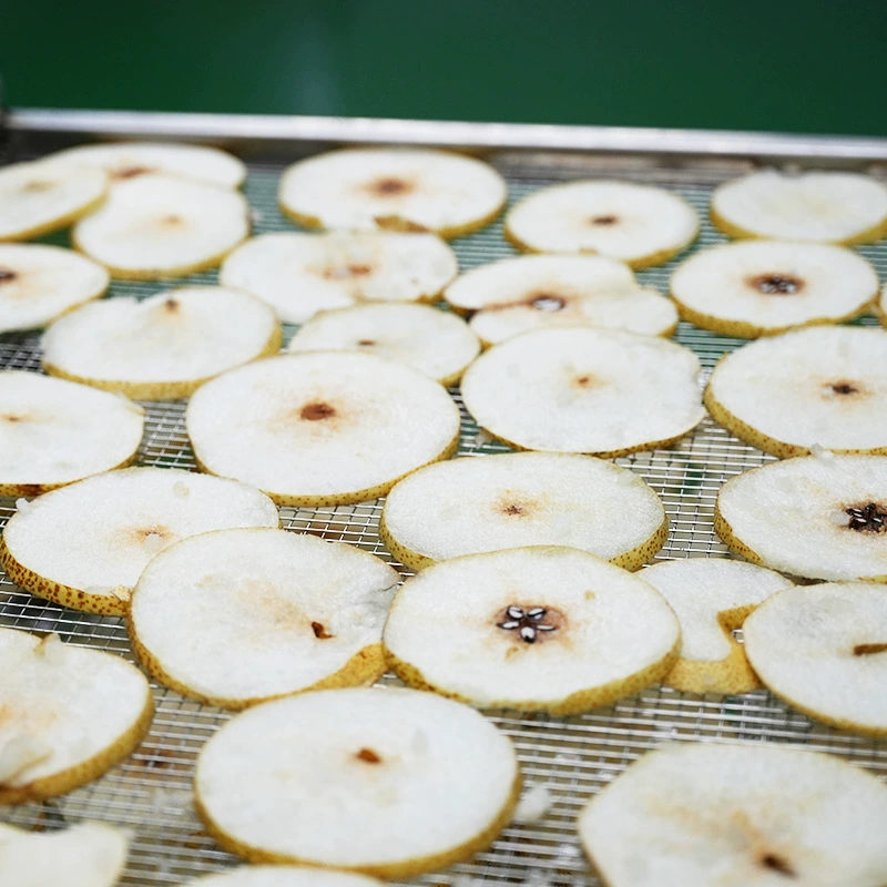 Сушеные ломтики груши манна запечены, заварены в воде, суп, фруктовый чай