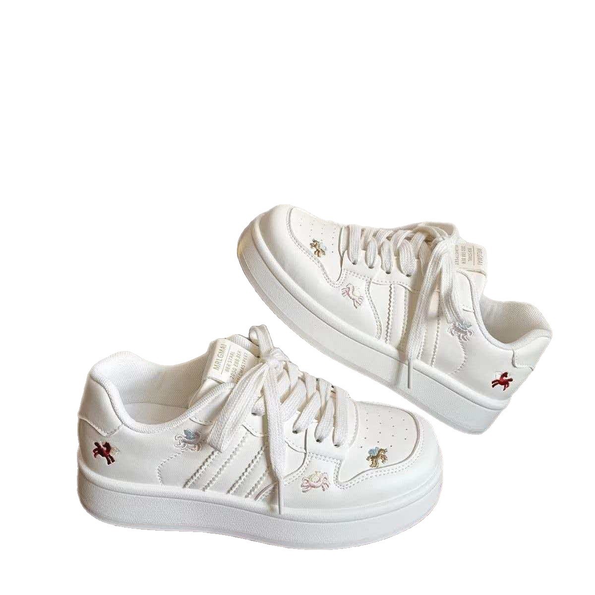 Belle primavera y verano, zapatos casuales bordados para mujeres, 2026 nuevos zapatos de estilo ligero y portátil de alto valor de calle.