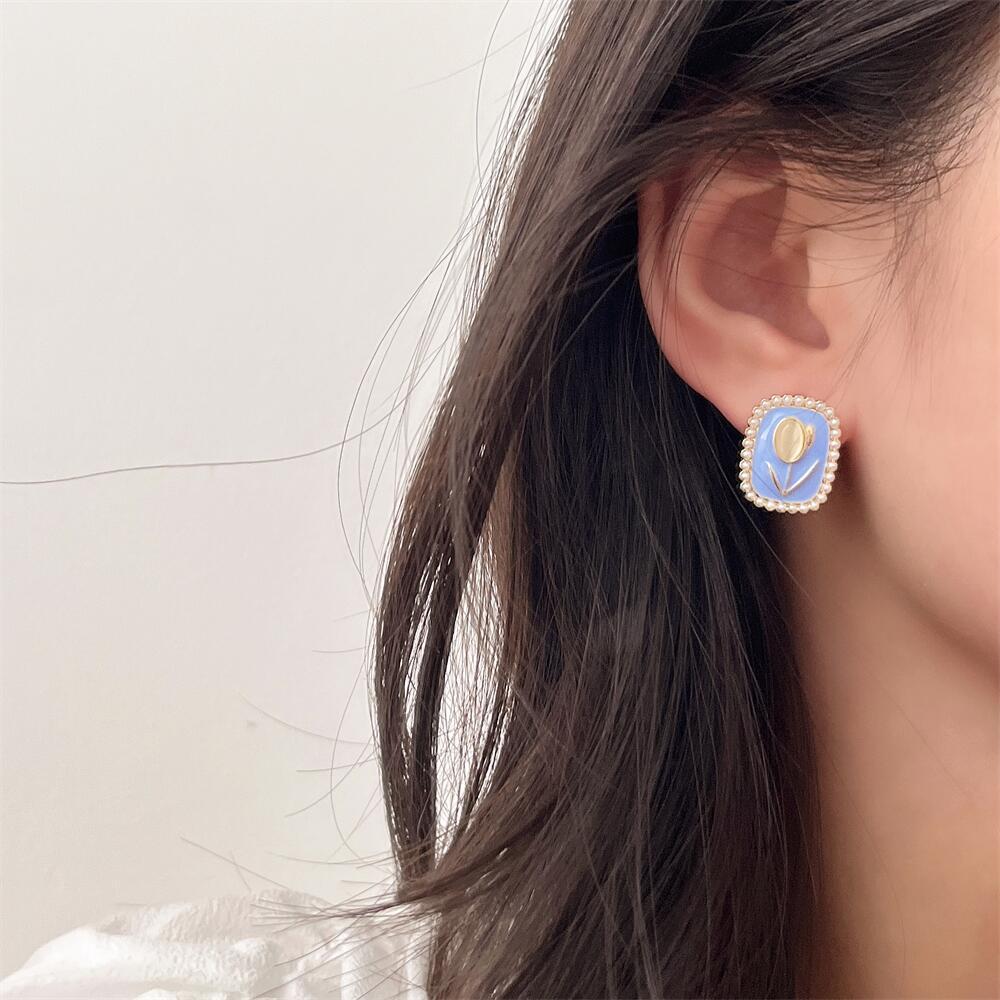 Elegant Simple Style Flower Alloy Enamel Plating Women's Ear Studs 1 Pair display picture 5