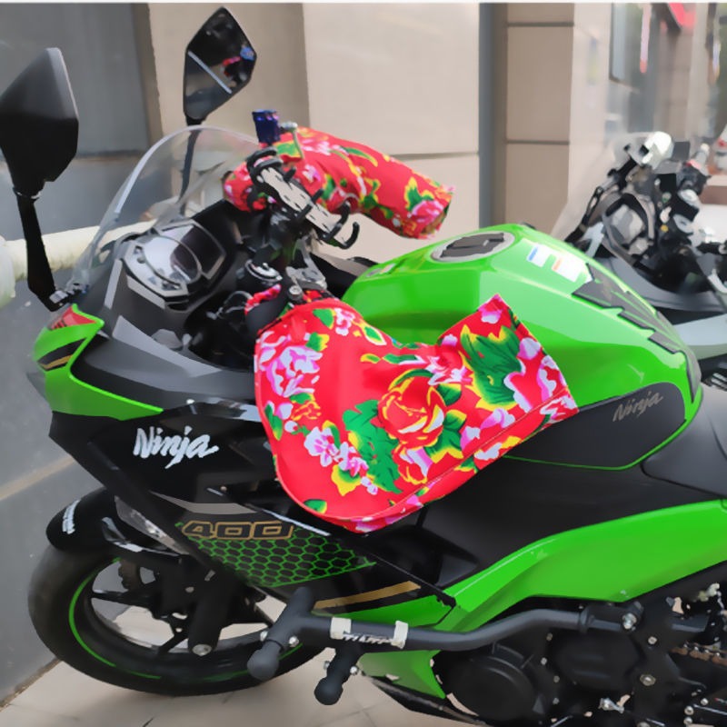 Winter Northeast Large Floral Motorcycle Gloves, Anti-Slip, Cold-Proof, Fleece-Lined, Thickened for Motorbikes and Tricycles