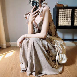 艺术感扎染吊带裙氛围感文艺连衣裙女夏季法式复古度假风油画裙子