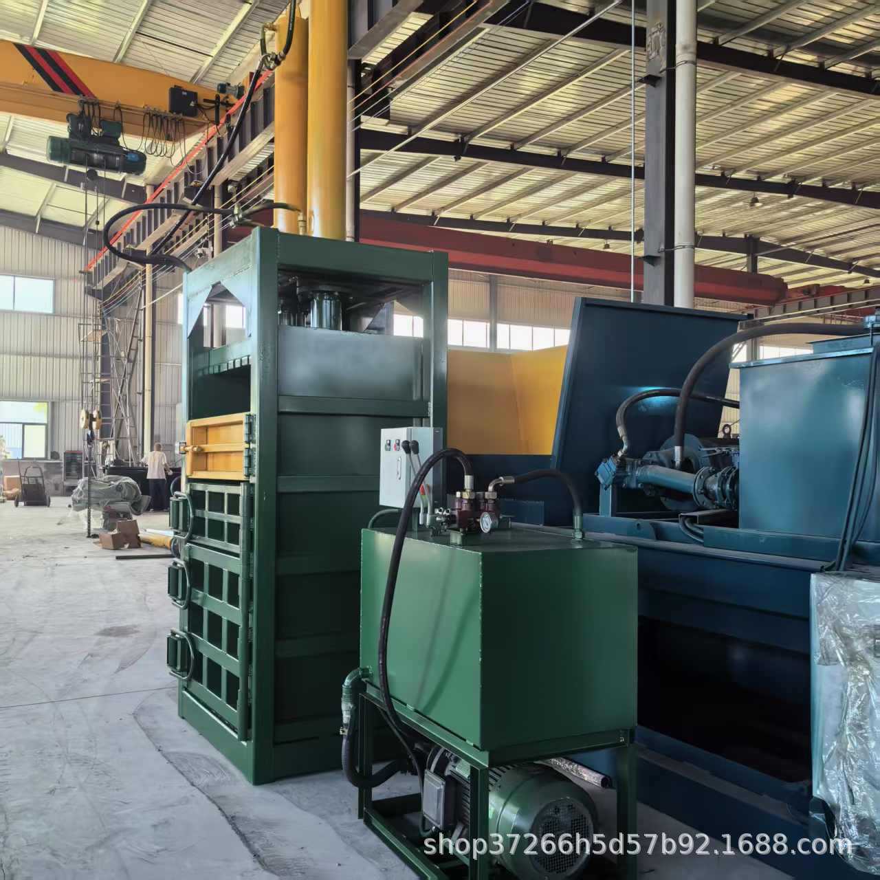 半自动立式液压打包机 秸秆废铁服装海绵易拉罐塑料瓶压缩打包机