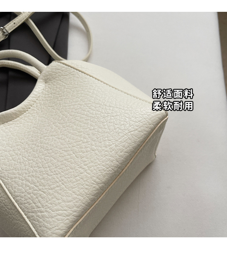 This is a unique, stylish and casual women's bucket bag for the summer of 2025. It's a Korean style single-shoulder crossbody women's bag with a sense of fashion Application Scenario