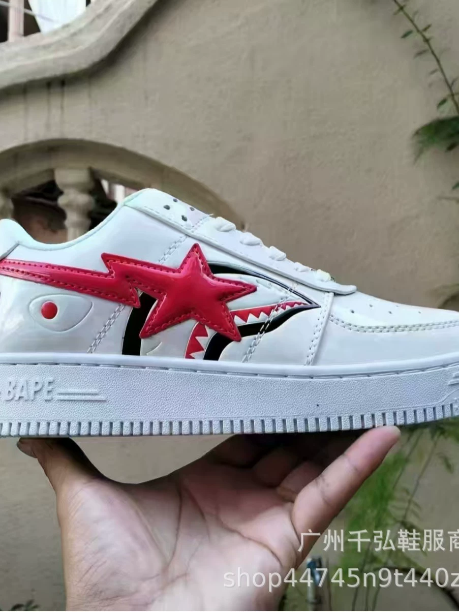 Кроссовки (BAPE) из лаковой кожи, блестящие с изображением головы обезьяны, уличный повседневный стиль