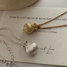 项链;戒指;耳环