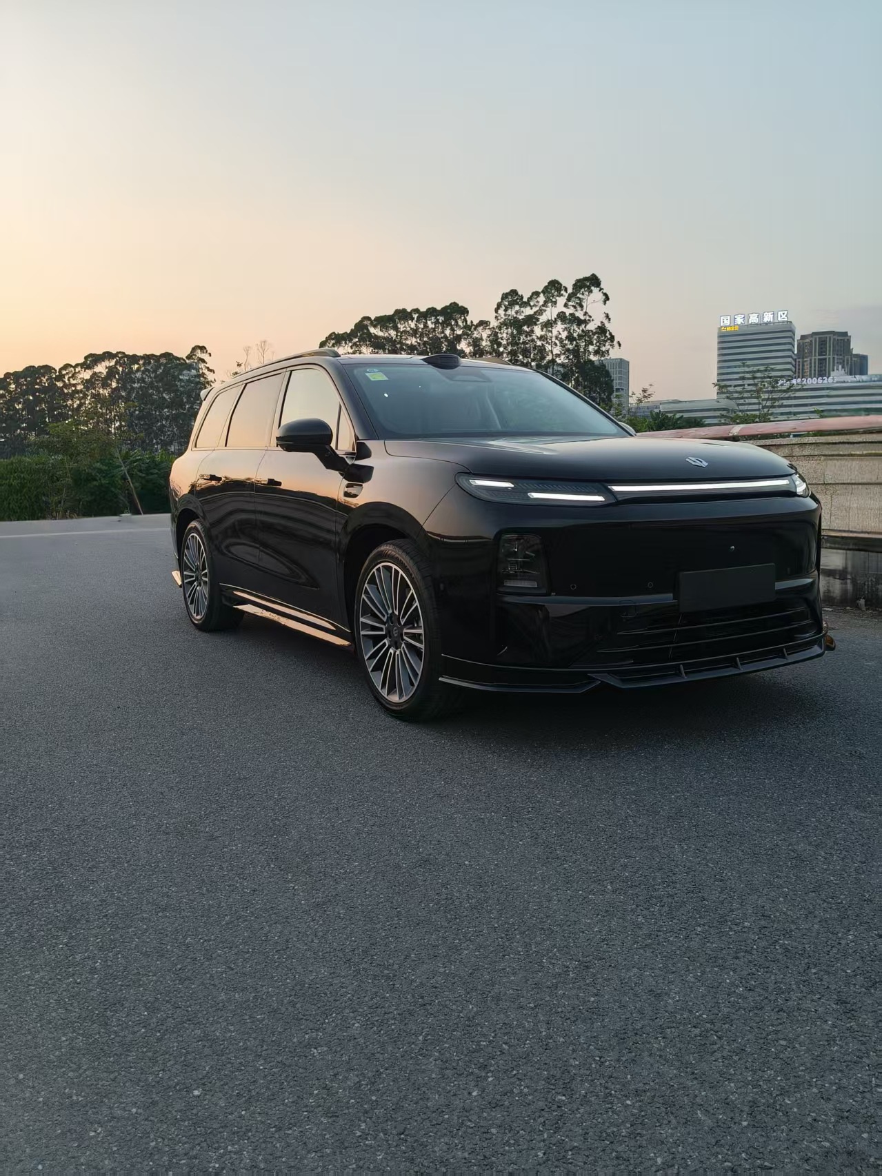 Suitable for Leapmotor 27 C16 Modification Parts: Small Body Kit, Front Lip, Side Skirts, Rear Lip, Rear Wing, Body Kit Set - Black Version