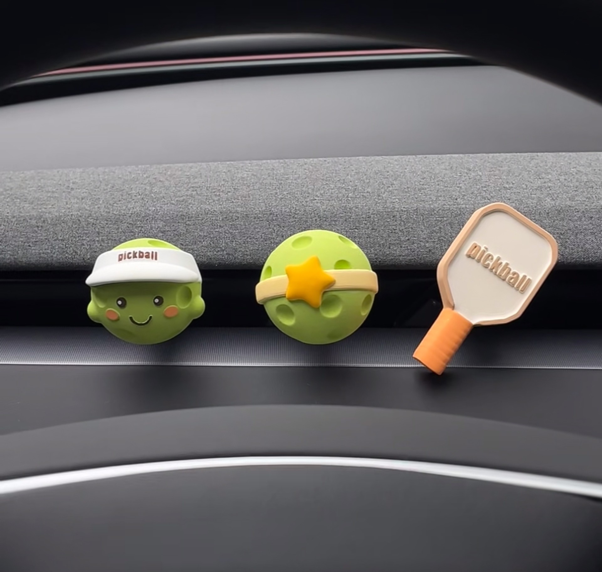 New creative car air freshener pickleball pendant car air vent decoration for girls, new car accessory