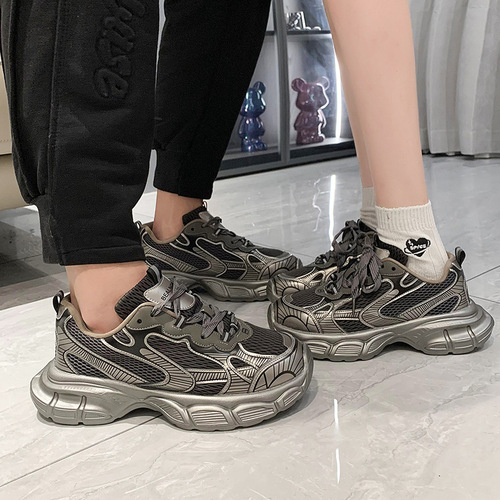 Luji couple Paris dad shoes for women 2024 new ins trendy thick-soled niche casual sports running shoes for men