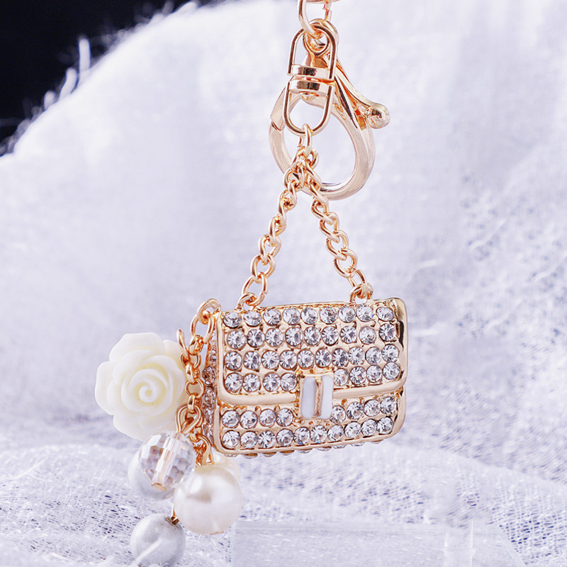 Pearl small fragrant style Small Satchel car key chain Women's bag pendant metal key chain ring diamond small gift wholesale