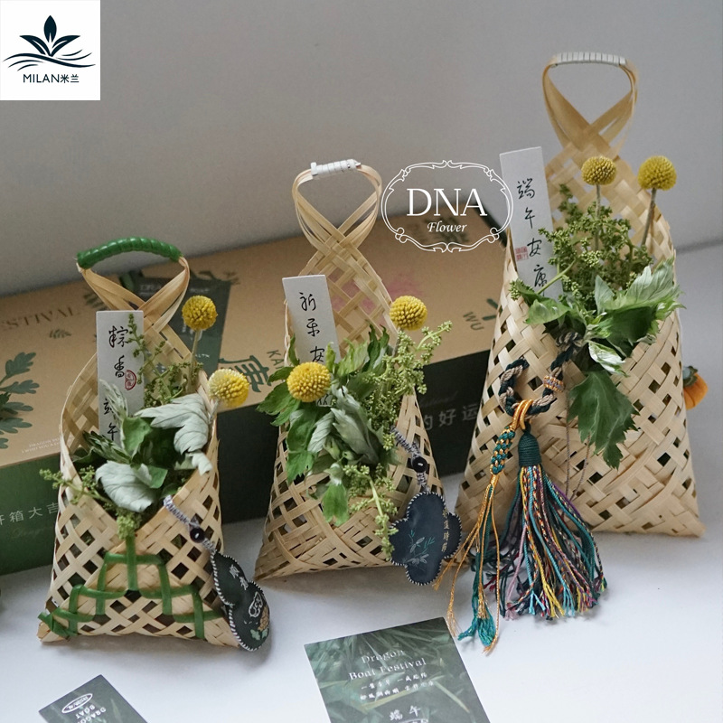 Boat Boat Festival bambú tejido a mano DIY material paquete de moxa pergamino paquete de ramo de flores colgantes de puertas colgantes hechos a mano joyas colgantes de automóviles
